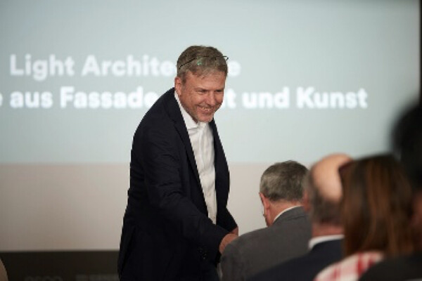 Martin Prösler während einer Moderation